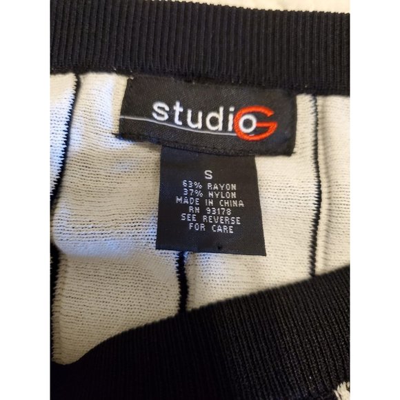 Studio G Black And White Midi A Line Skirt Bow Pattern Women’s Size S - Picture 3 of 4